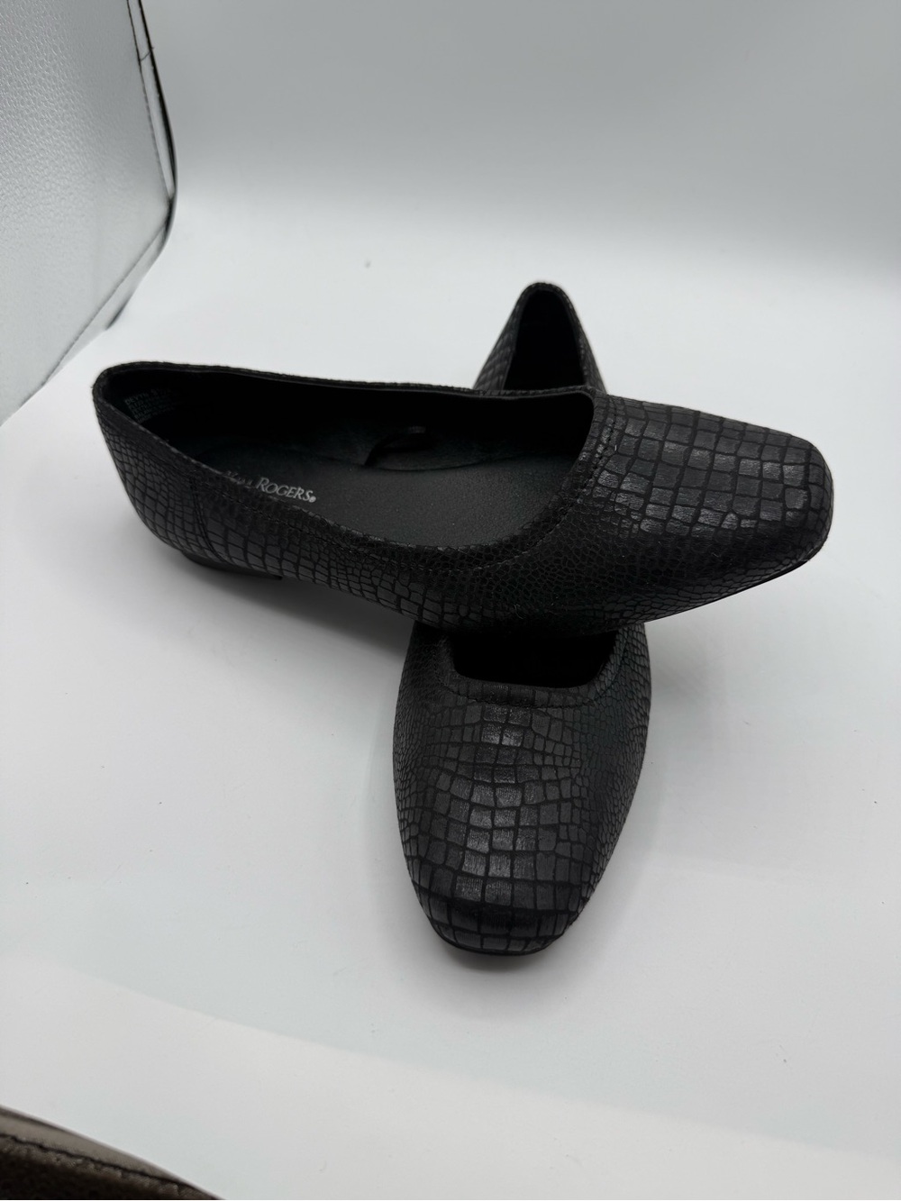 Kim Rogers Black Crocodile Embossed Slip On Flats Sz 9.5W